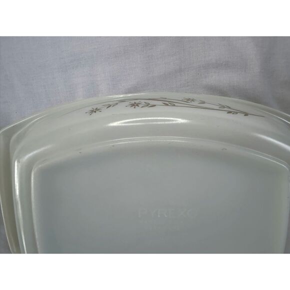 Pyrex Golden Honeysuckle 1.5 Quart Casserole Dish 003 Great Condition - Picture 5 of 9